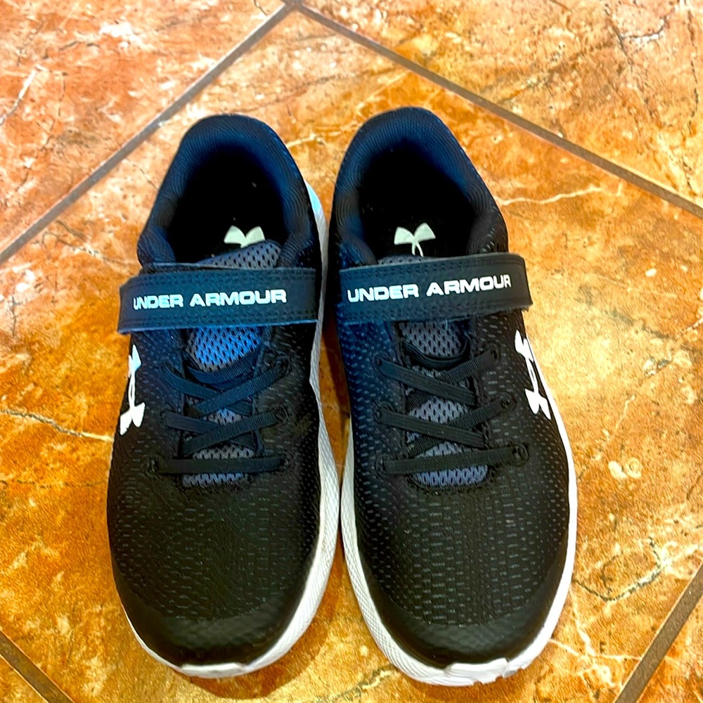 Under Armour Sneakers US size 1.5